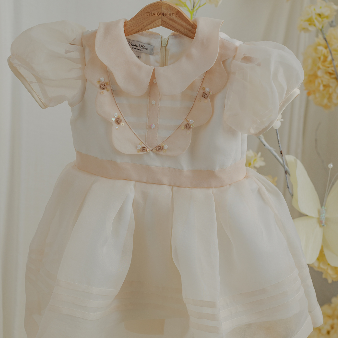 สีเหลืองอ่อน