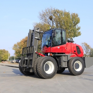 SITC机械新7吨柴油发动机全地形叉车4X4轮式装载机，带托盘车4WD工厂定价4WD销售
