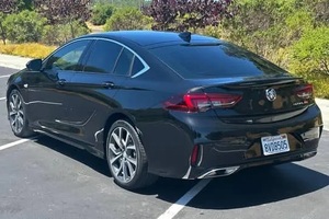 2020 Buick Regal GS Sportback ขนาด3.6ลิตร V6สะอาดมากด้วยเบาะหนังและพวงมาลัยซ้ายกล้องด้านหลัง - Product Image 2