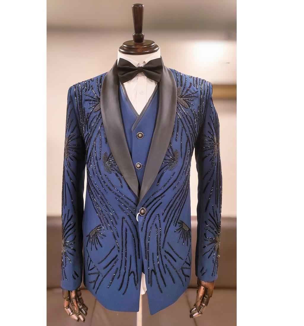 สีน้ำเงินเข้มหรือสีน้ำเงินเข้ม