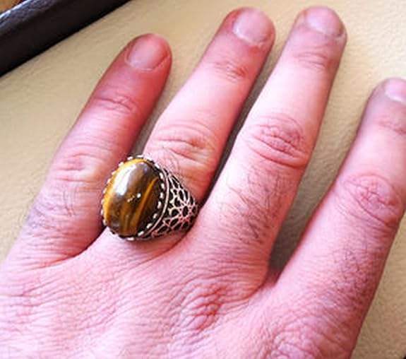 สีน้ำตาล