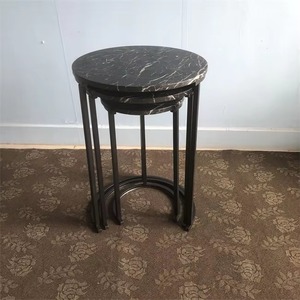 Juego de mesa de centro anidada redondeada de 3 piezas de 3 mesas auxiliares para sala de estar con marco de metal y tapa de mármol - Product Image 2