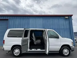 2013 Fo rd E150 XLT - Product Image 3
