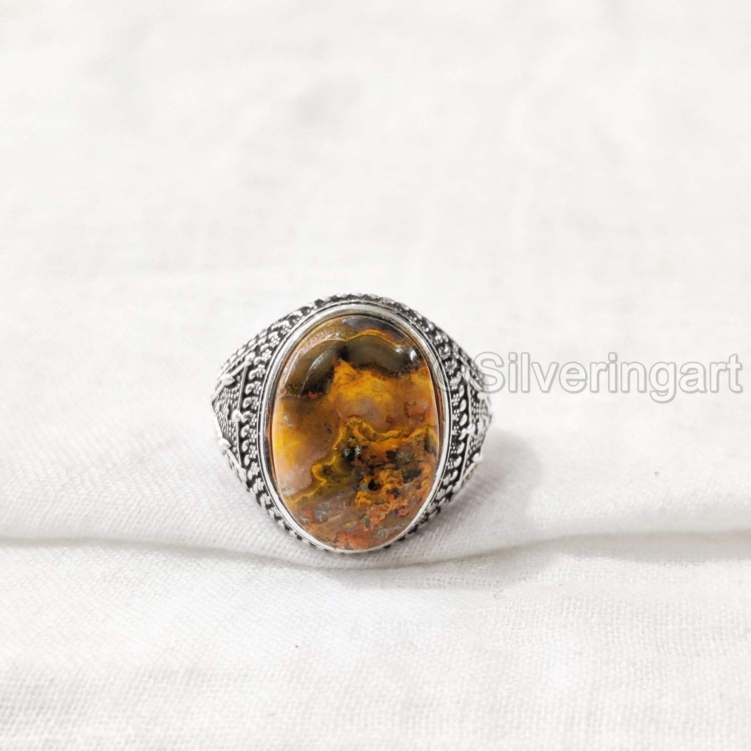 สีเหลืองน้ำตาล