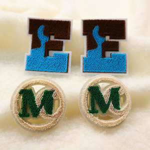 Biểu tượng tùy chỉnh thêu sắt-on khâu trên vá cá nhân bàn chải Chenille Terry thêu vá phụ kiện may mặc - Product Image 2