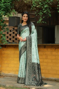 Heavy Kanjivaram <strong>Design</strong> Beautiful and Premium Handwork Royal and Kanjivaram Soft Silk Sari - Product Image 3