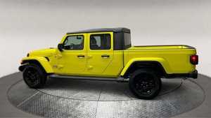 Used 2023 <strong>Jeeps</strong> Gladiators 4x4 Overland 4dr Crew Cab 5.0 ft. SB , Accident-Free &amp; Warranty Assurance.