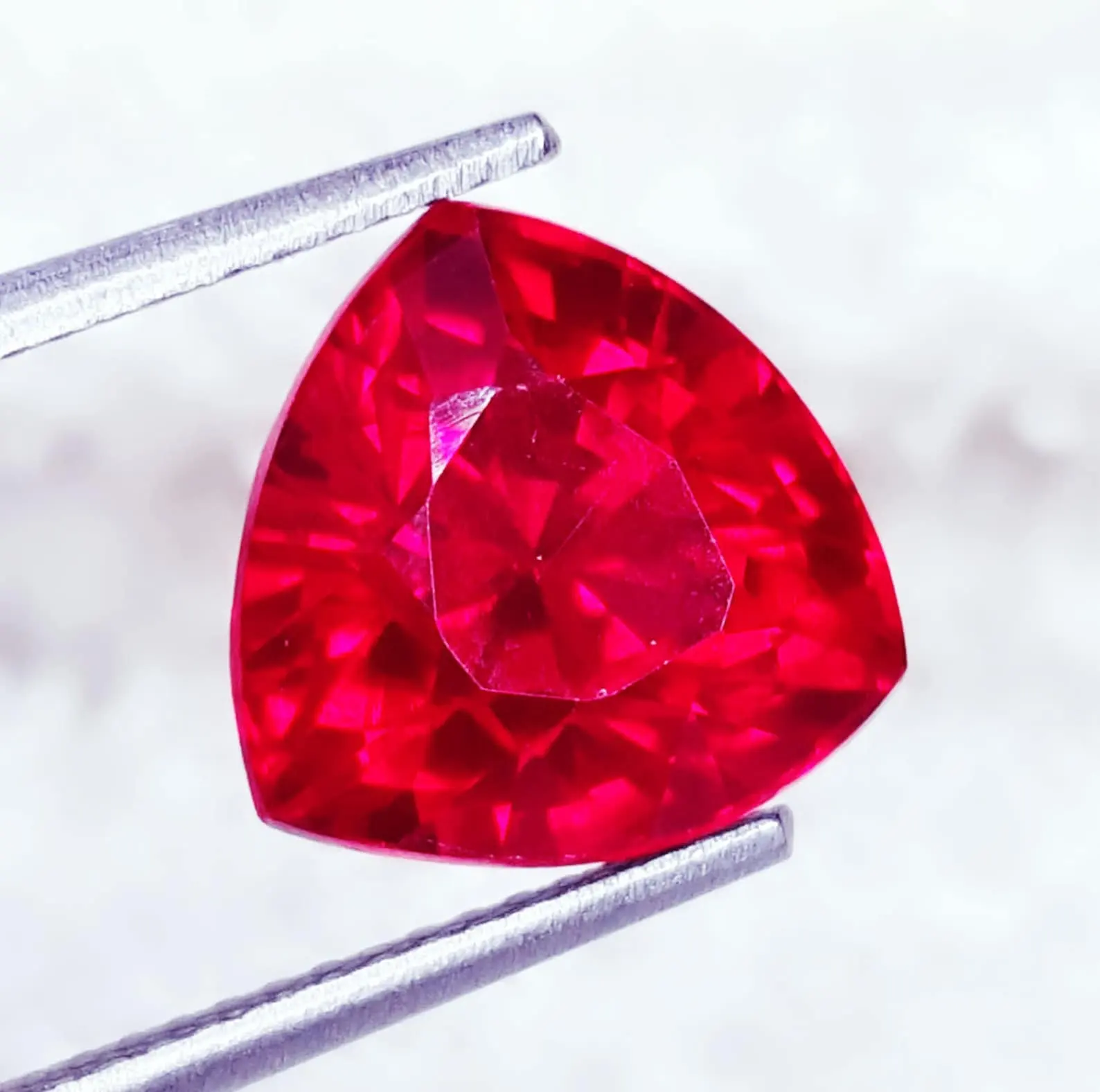 6,97 CtLoose Gemstone Natural Red Ruby Birthstone Ring Uso para el propósito de compromiso GIL Certificado Presión arterial Trillón Forma Gema