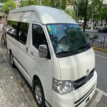 Bus Toyota Hiace 14 Sièges avec Climatisation d'Occasion à Vendre/Minibus Toyota Hiace 4x4 d'Occasion à Vendre