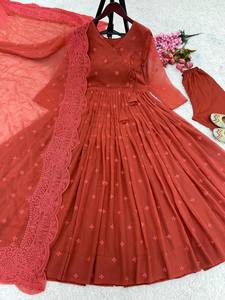 设计师阿纳卡利 (Anarkali) 穿着人造乔其纱，带有沉重的刺绣作品和Dupatta印度和巴基斯坦服装 - Product Image 3