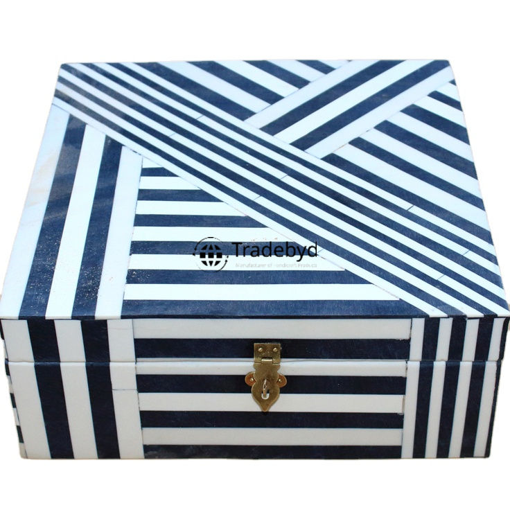 Available in different Colors