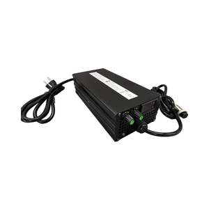 電動スクーター用調整可能900Wバッテリー充電器80-90-100% 充電機能10A出力15A鉛酸用入力電流 - Product Image 4