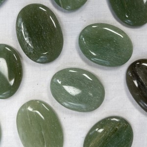 หินหยกธรรมชาติสีเขียวหินปาล์มคริสตัลสำหรับนวดตัวแบบนั่งสมาธิ - Product Image 6