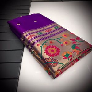 Ganga Jamuna Border Paithani Sarees: 用丰富的Pallu，Butti图案和复杂的编织来庆祝印度遗产
