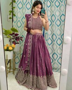 Bollywood tarzı Lehenga Choli nakış 9mm Sequnce çalışma Lehenga Choli düğün kıyafeti toptan fiyata