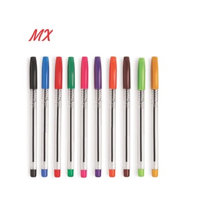 0.7毫米可再填充圆珠笔，具有可定制的品牌和符合人体工程学的手柄，四种颜色蓝色黑色红色绿色