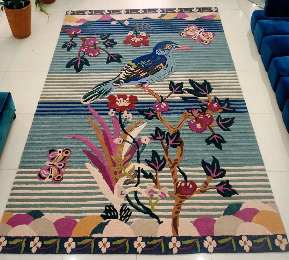 มีสีสัน