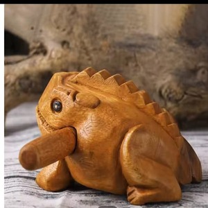 Toptan el yapımı doğal el sanatları benzersiz ahşap kurbağa oyma dekoratif ahşap sanat hatıra - Product Image 4