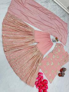 迷人的时尚设计师女性库尔塔沙拉拉与杜帕塔套装婚纱礼服批发苏拉特印度