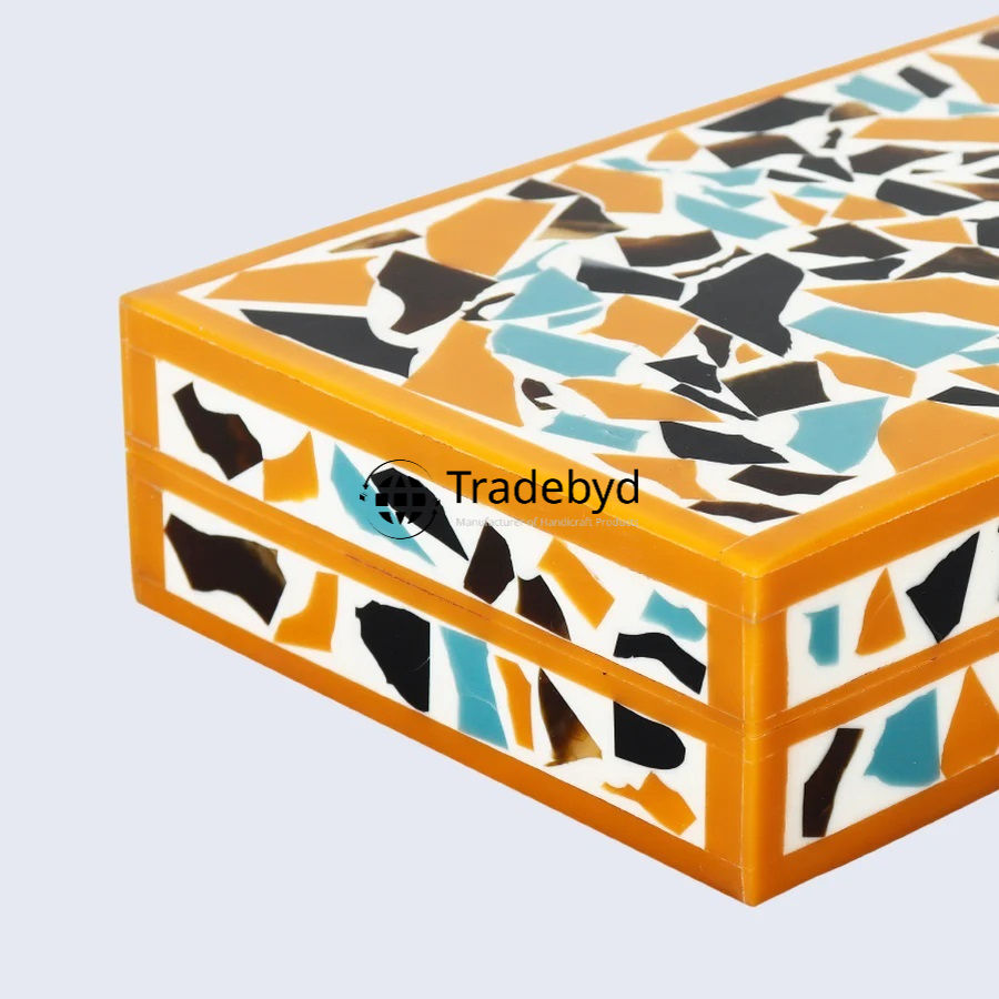 Available in different Colors