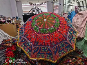 绣花花园沙滩伞带流苏木材沙滩伞手提包复古风格带铲边伞