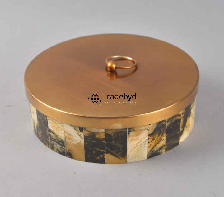 Available in different Colors