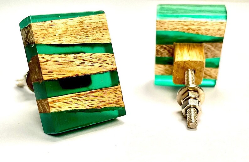 สีเขียว