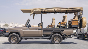 2022丰田陆地巡洋舰单舱皮卡Safari撒哈拉卡车4x4 RHD待售