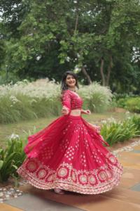בוטיק הודי מסורתי rangoli בד lehenga choli עם דופאטה ושיש רקומים פאייטים עבודה מעצב lehenga