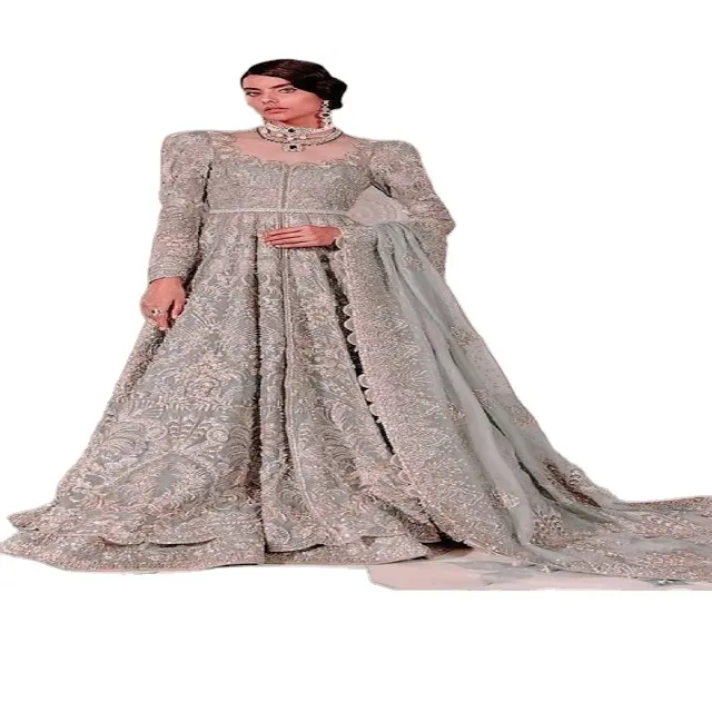 La plus belle robe de mariée du pakistan Lehenga 2022, décoration à la main, tissu de qualité supérieure, la couleur et la taille peuvent être personnalisées