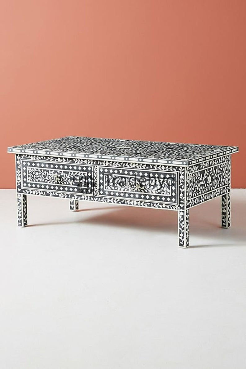 Available in different Colors