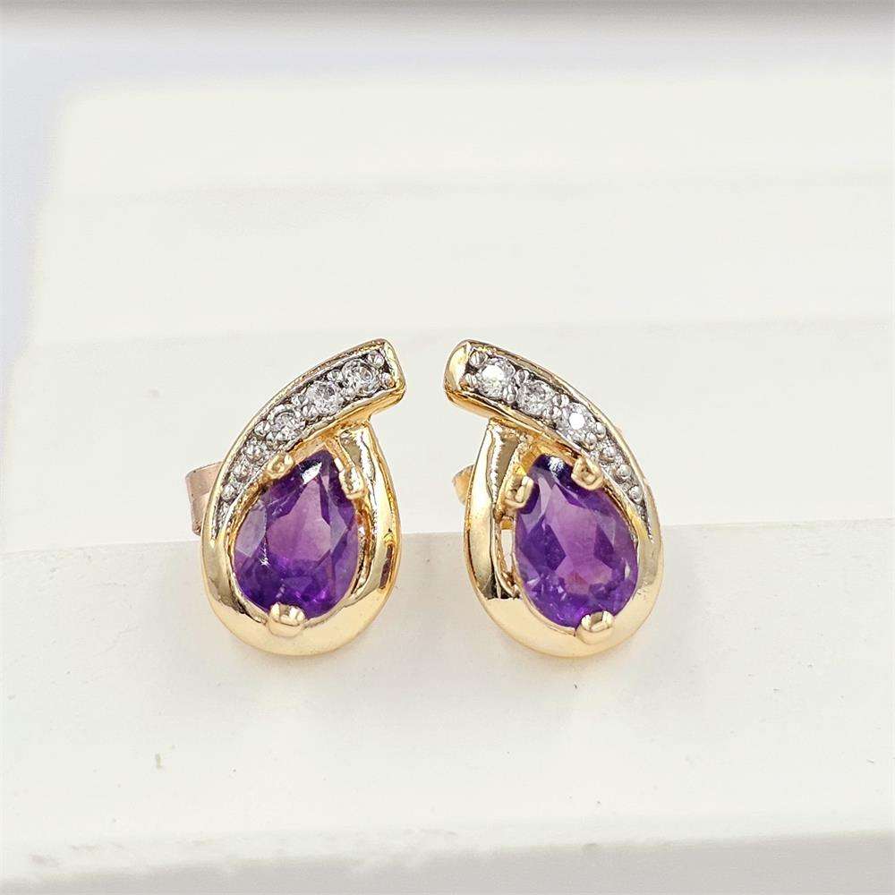 สีเหลือง