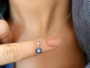 ベストセラーの女性のクロスシェイプチェーンネックレストップファッションゴールドパールステンレス鋼アマゾンのトップギフトロサンゼルス