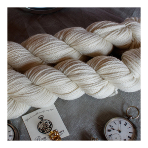 เส้นด้ายขนแกะ Merino แบบถัก2/60nm ถักลายแฟนซีย้อมสีสำหรับเย็บผ้าผ้าห่มนุ่ม