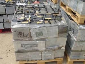 批发废旧材料汽车酸铅蓄电池废料耗尽蓄电池废料价格买家出售