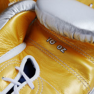 Guantes de boxeo de cuero de alta calidad personalizados 2025 OEM correa de gancho y bucle equipo de lucha hecho en Pakistán - Product Image 4