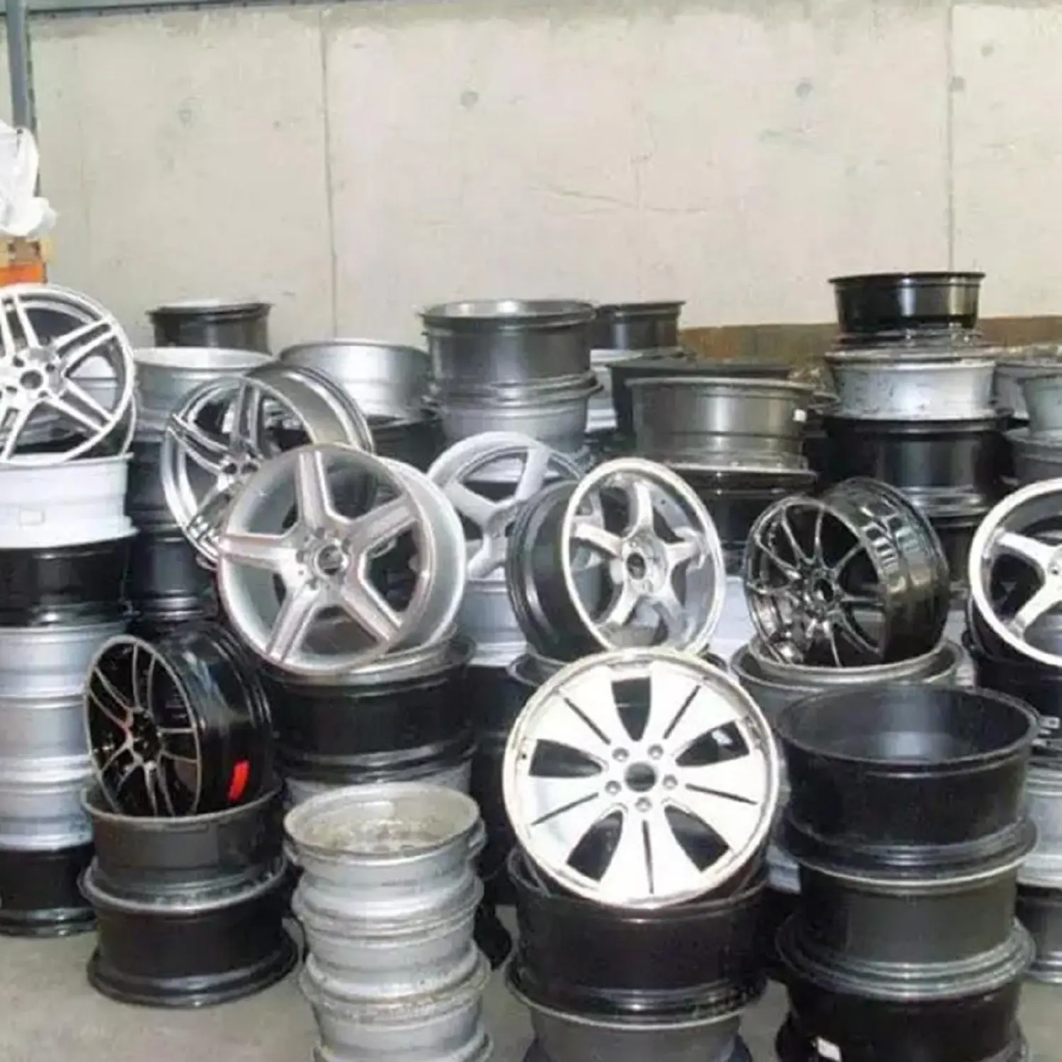 최고의 품질 알루미늄 합금 림 휠 스크랩 판매/자동차 바퀴/알루미늄 트럭 바퀴 림 스크랩 전세계