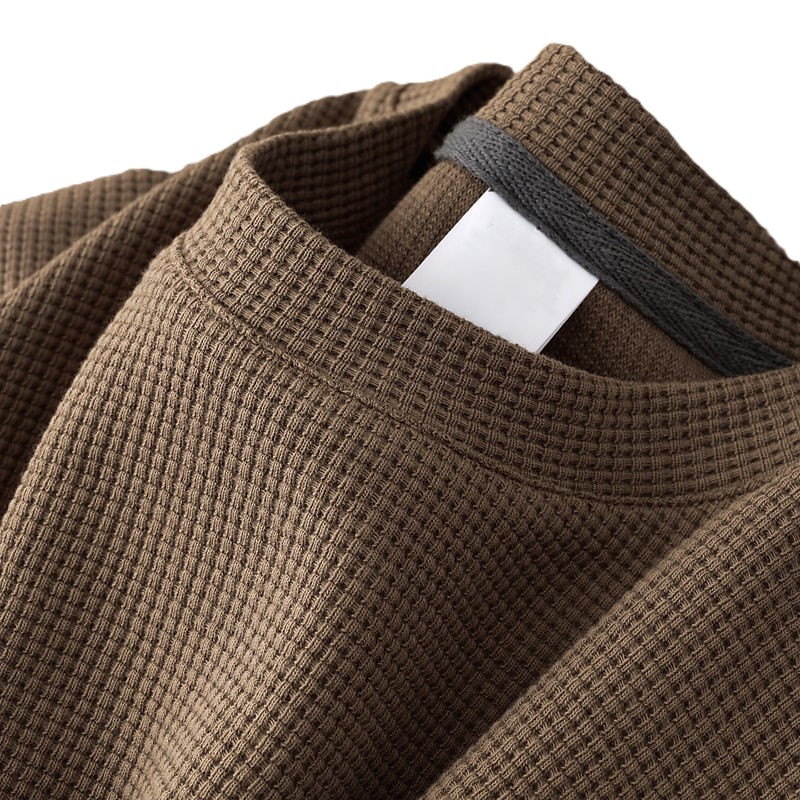 Brown waffle-knit short-sleeved shirt with O collar