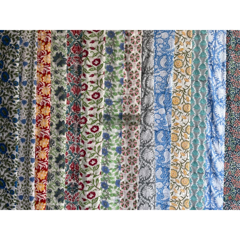 หลายสี