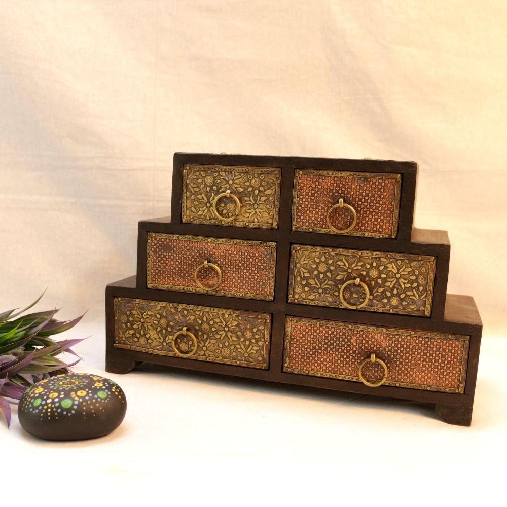 สีน้ำตาล