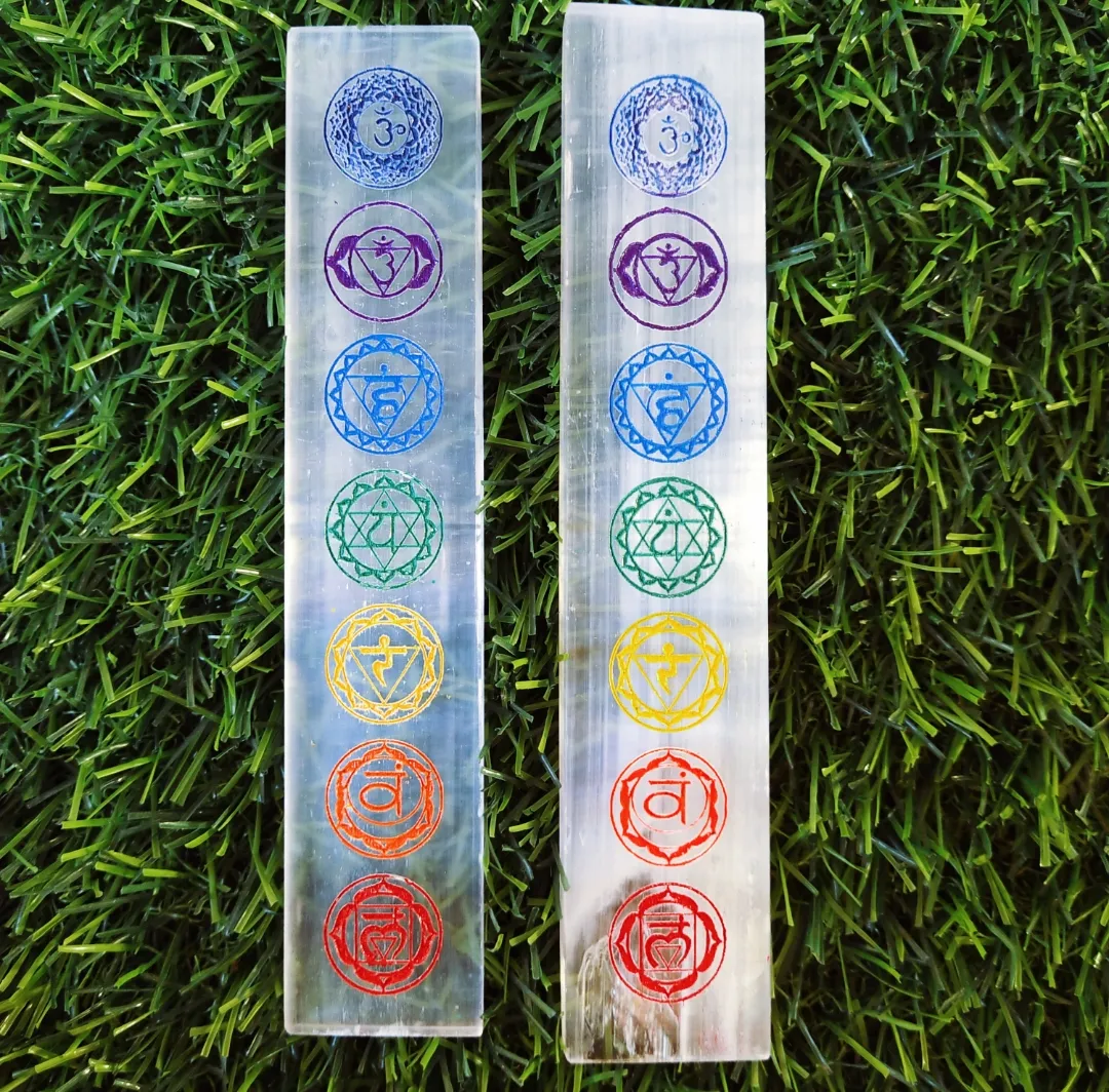 Selenite sette Chakra simboli incisi Selenite Stick Plate bacchette per Yoga meditazione bilanciamento piastra Selenite