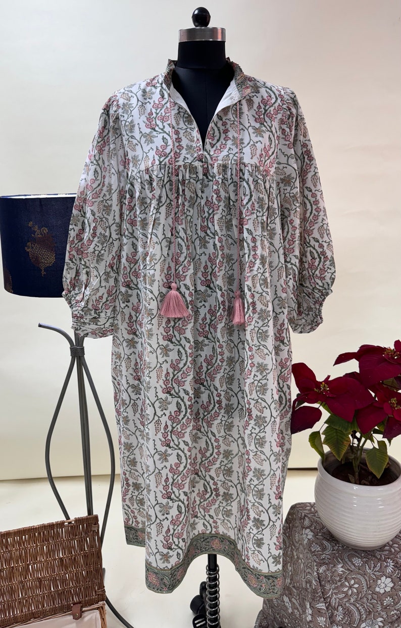 สีชมพูคอรัล