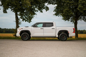 2024 oyuncak OTA TUND RA ekip MAX <span class=keywords><strong>TRD</strong></span> otomatik beyaz 4X4 Pickup ile ücretsiz kargo deri koltuklar FWD sürücü R21 lastik boyutu