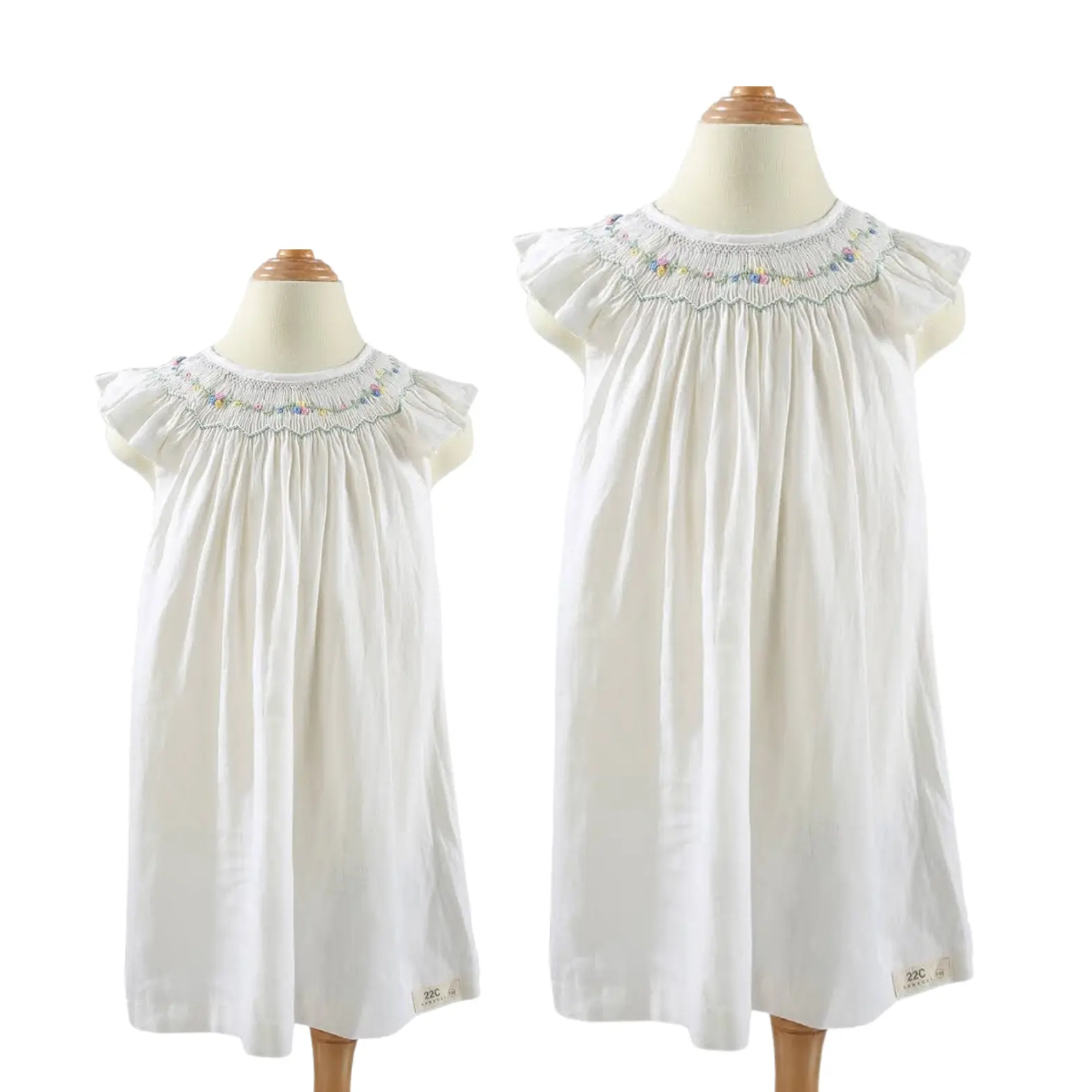 Vêtements pour enfants Vêtements pour filles Robes pour filles en été Robe smockée pour fille pour enfant Blanc Coton court Conception personnalisée