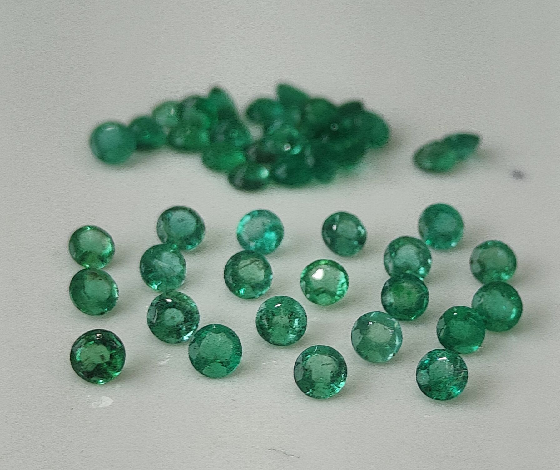 สีเขียว