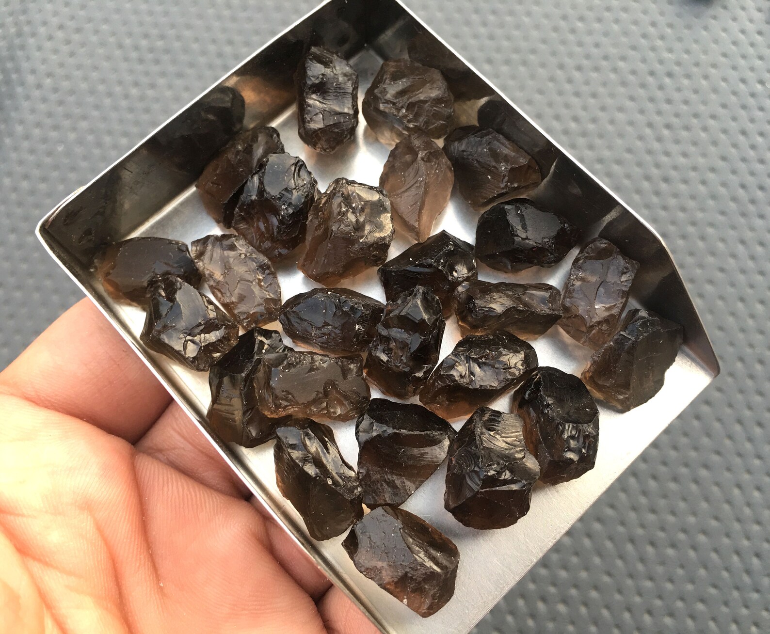 สีน้ำตาล