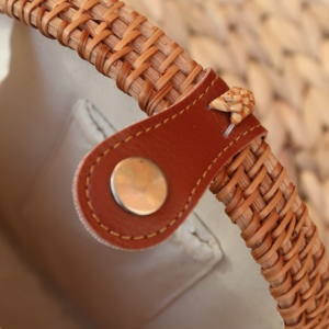 Bizim yuvarlak kamış örgü çanta deri saplı fonksiyonu ile, şık bir çanta vietnam'da yapılan bir yaz kaçamak için gereklidir - Product Image 5