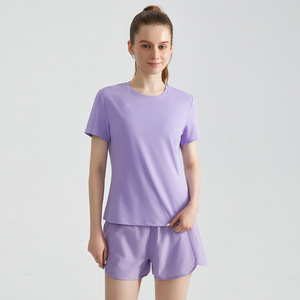 レディース2ピースワークアウトセットTシャツとハイウエストバイカーショーツマッチングラウンジセット夏服外出ジム衣装