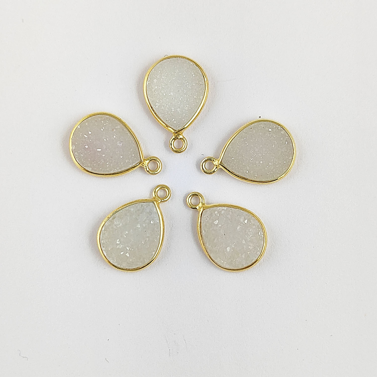 White druzy