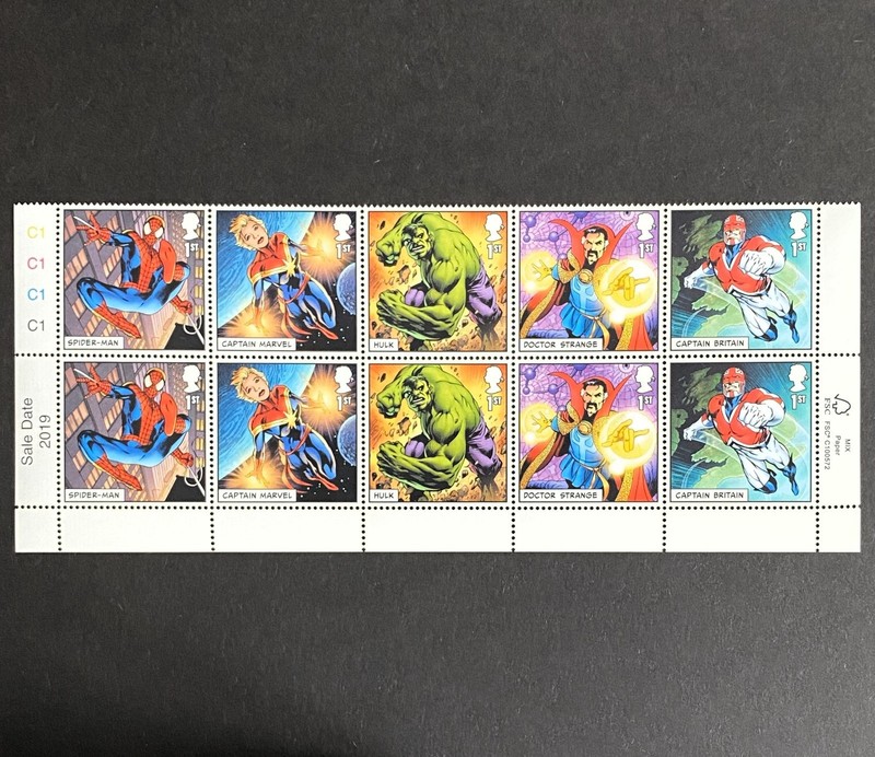 25 Avengers Hulks du Royaume-Uni